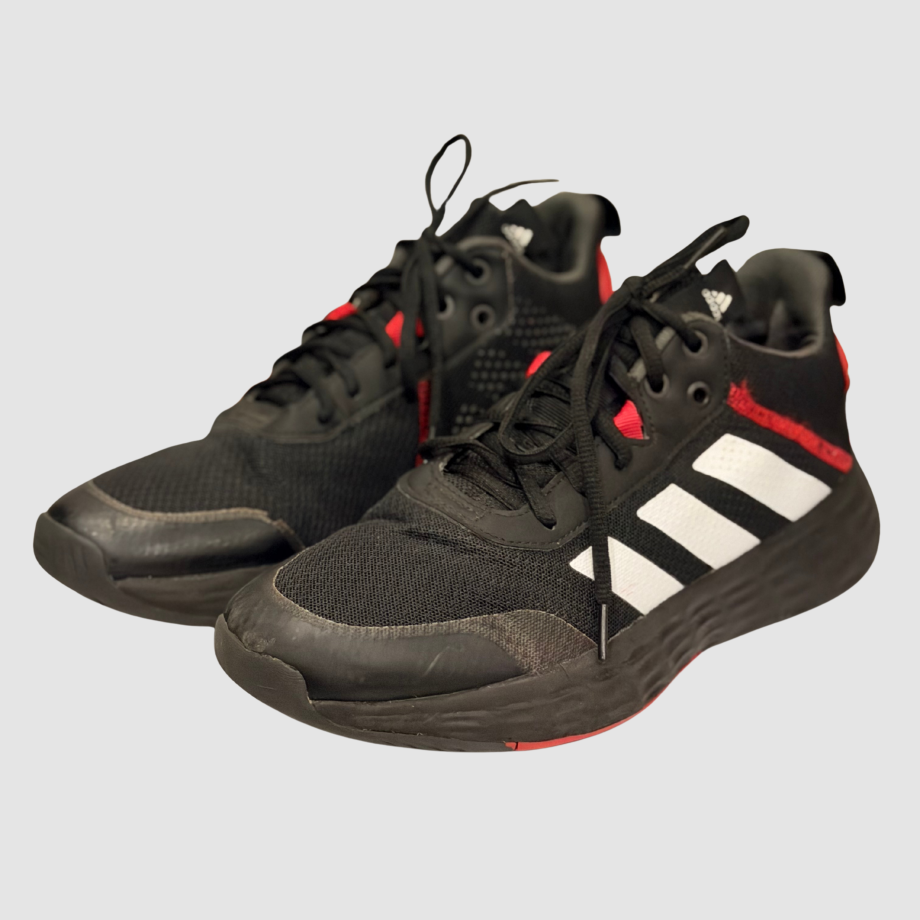 Adidas Own the Game 2.0