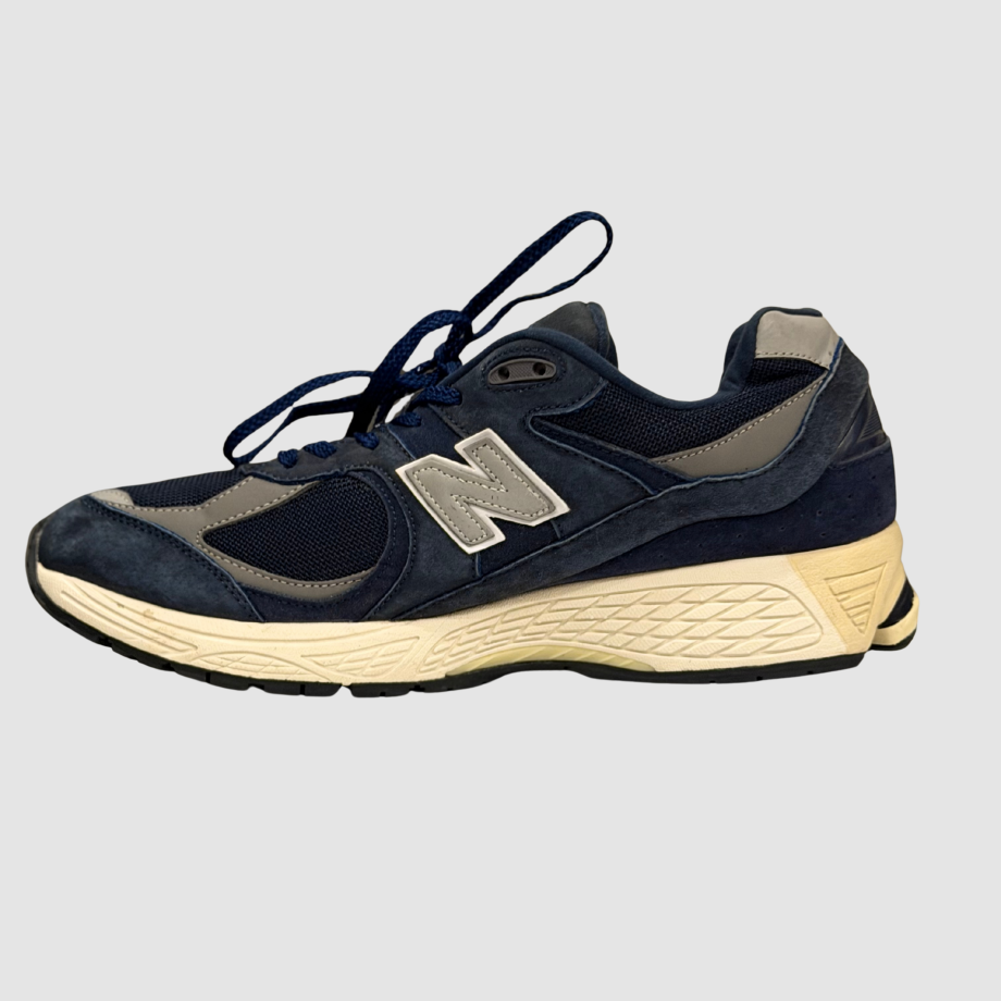  New Balance 2002R 