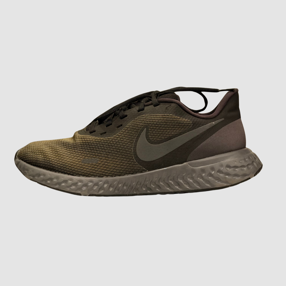 Nike Revolution 5 running shoe